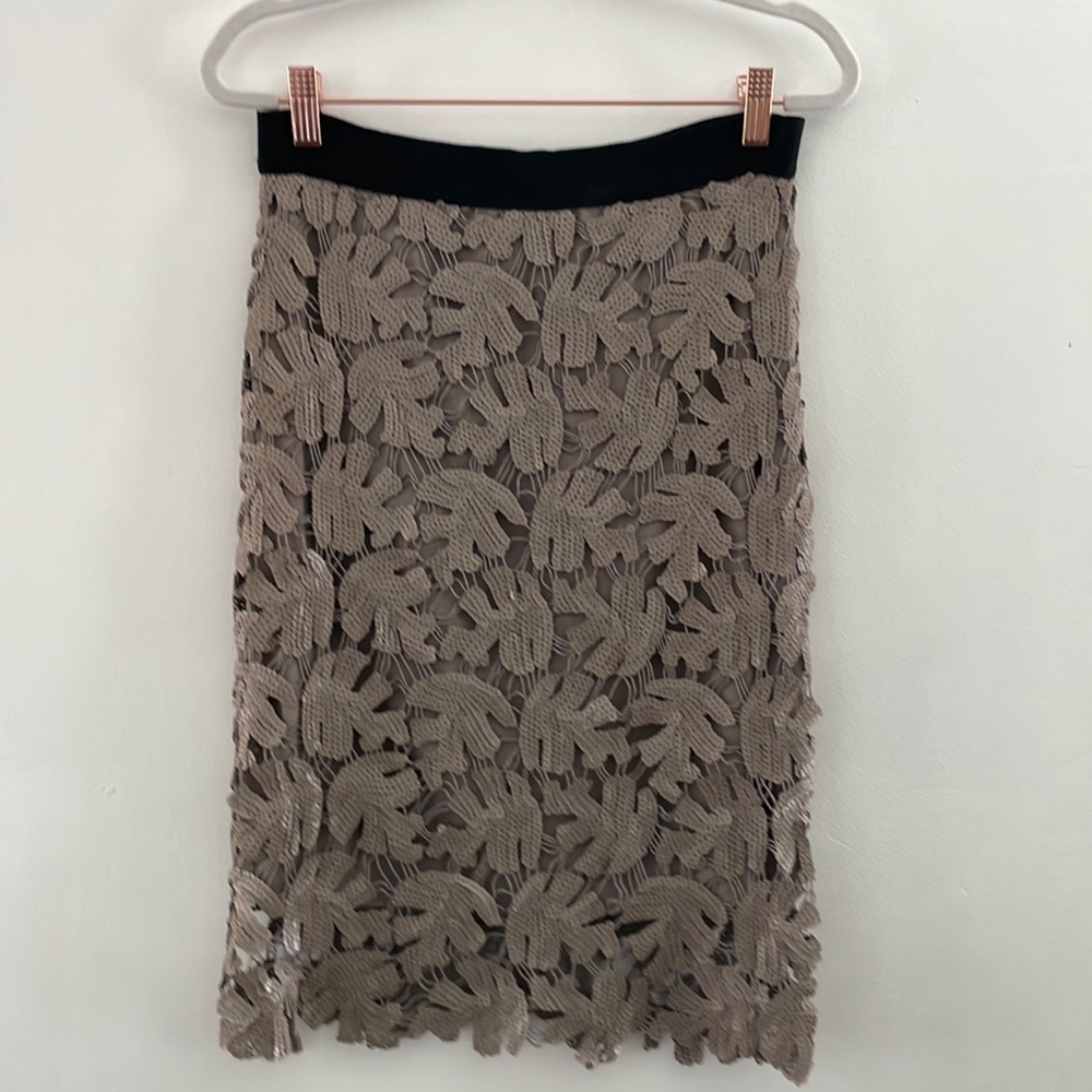 BCBGMAXAZRIA Pencil Skirt Sequin Lace Leaf Shaped in Hazelnut Taupe | XS